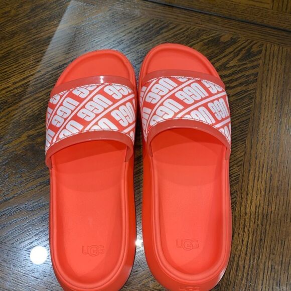 Ugg pool slides womens size 8 - Picture 7 of 9